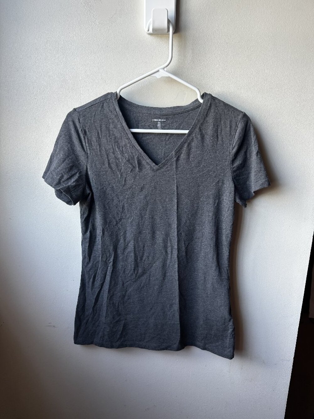 Amazon Essentials Gray V Neck Short Sleeve Cotton Modal Stretch Basic Tee M